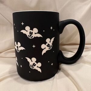 Disney Mickey Bats Ceramic Black and White Soft Touch Coffee Mug 20 ounce NWT